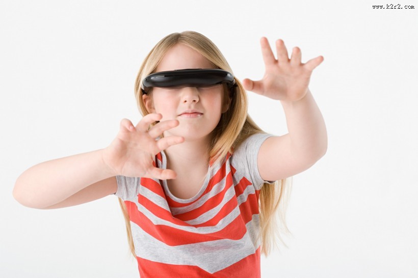 女孩和数码产品图片