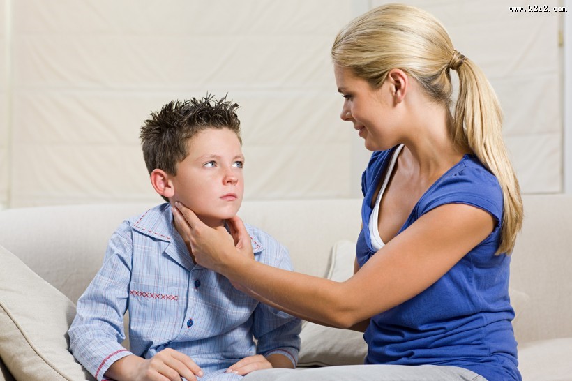 儿童生病受伤图片