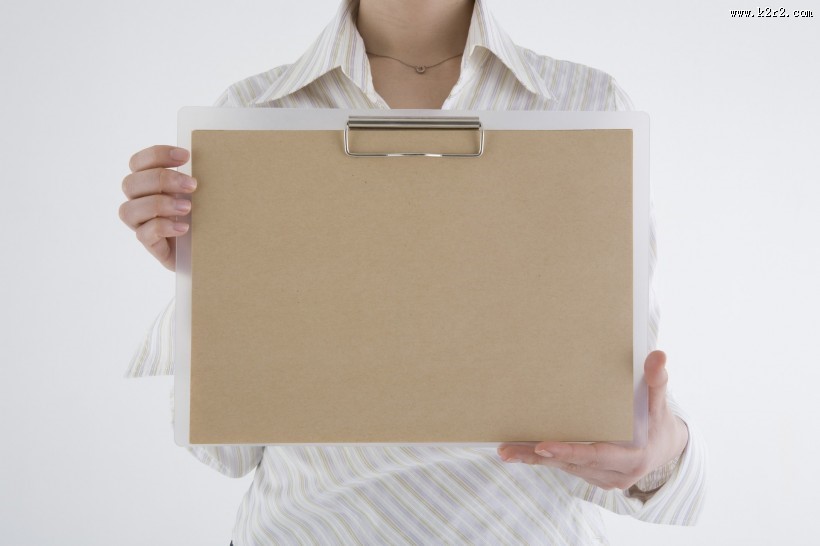 女性空白告示图片