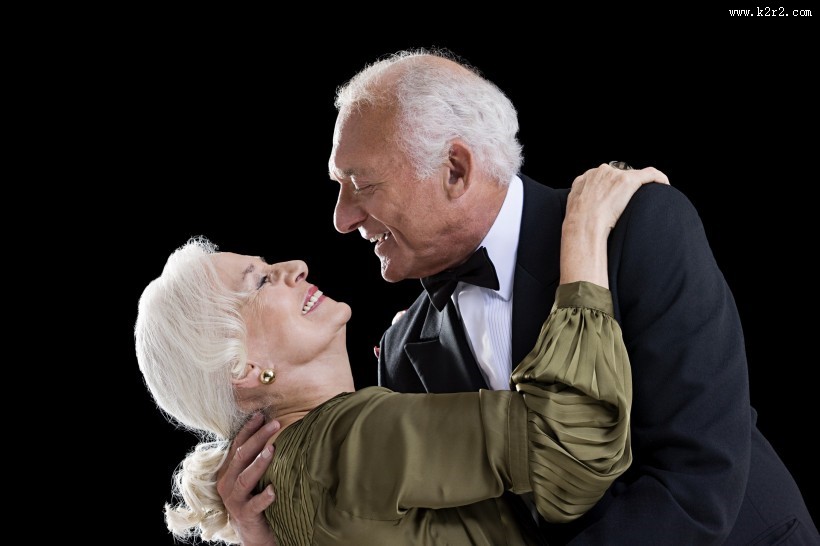 快乐老年人图片