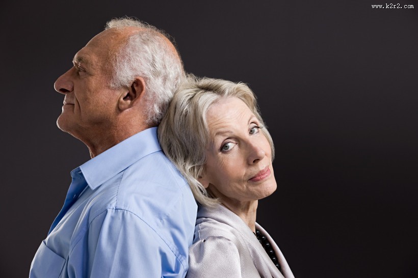 快乐老年人图片