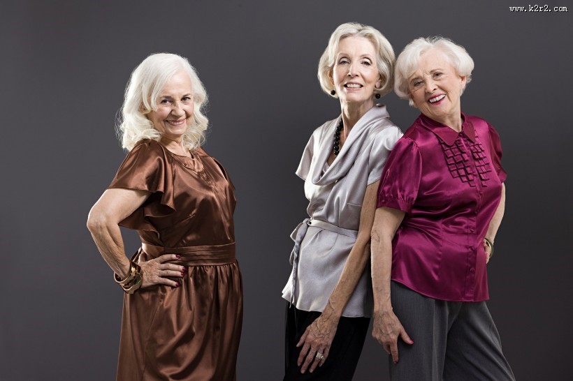 快乐老年人图片