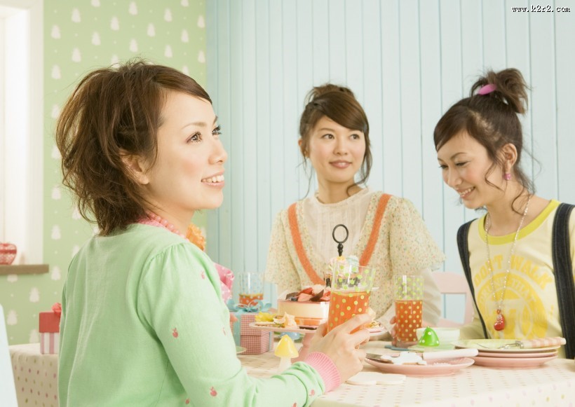 可爱女生和甜点美食图片大全