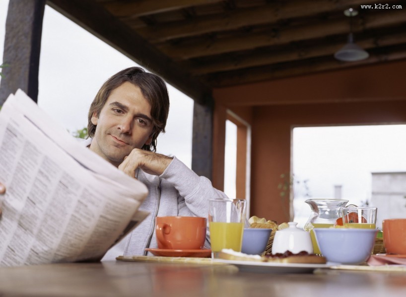 男性家中生活图片大全