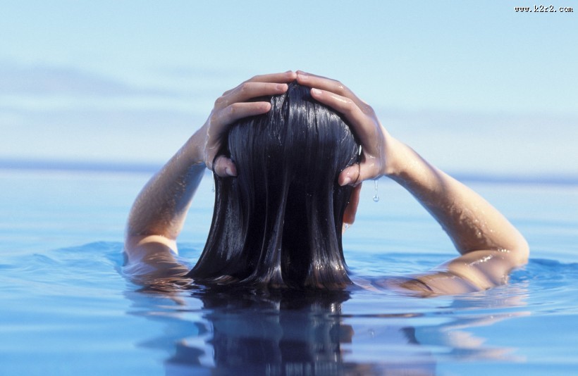 出水一瞬间图片