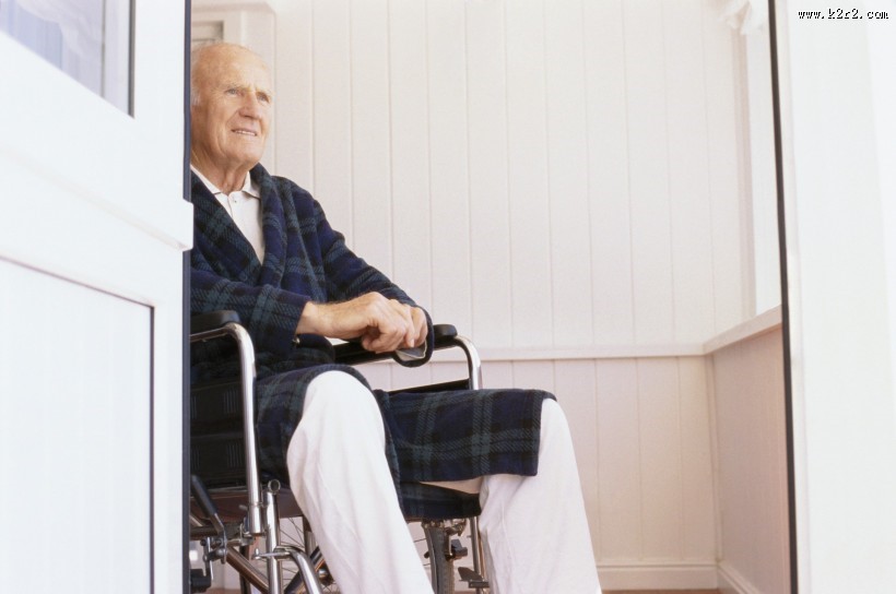 老人生活和关怀图片