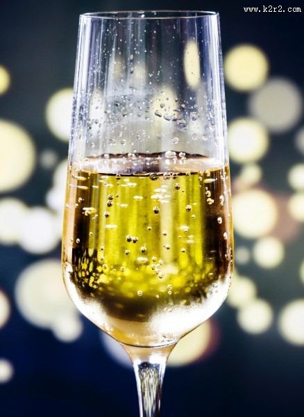杯子里的香槟图片
