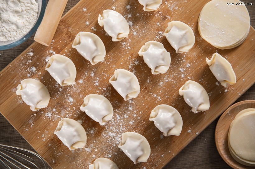 刚制作好美味的饺子图片