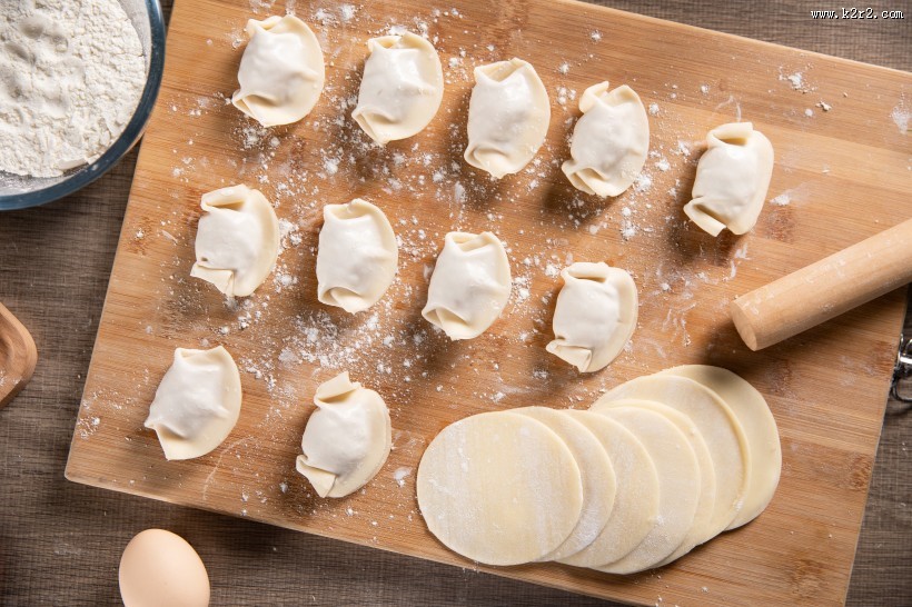 刚制作好美味的饺子图片