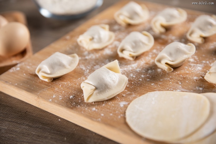 刚制作好美味的饺子图片