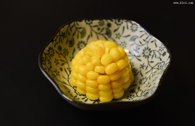 饱满圆润的玉米图片