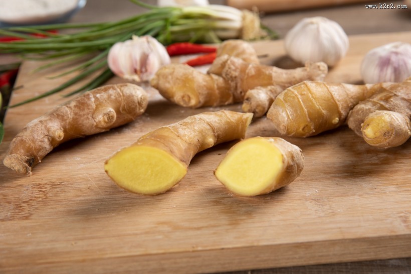 砧板上的姜蒜调料图片大全