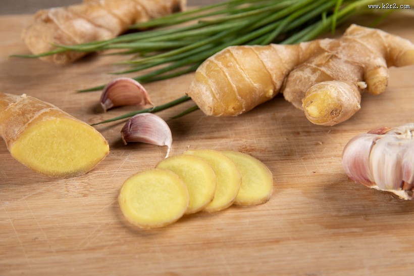 砧板上的姜蒜调料图片大全