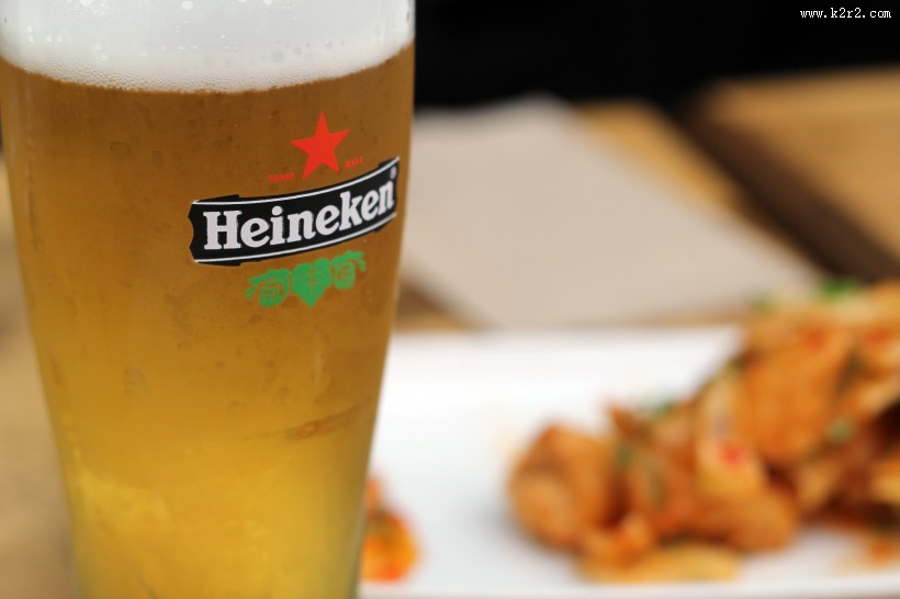 杯子里的冰冻啤酒图片大全