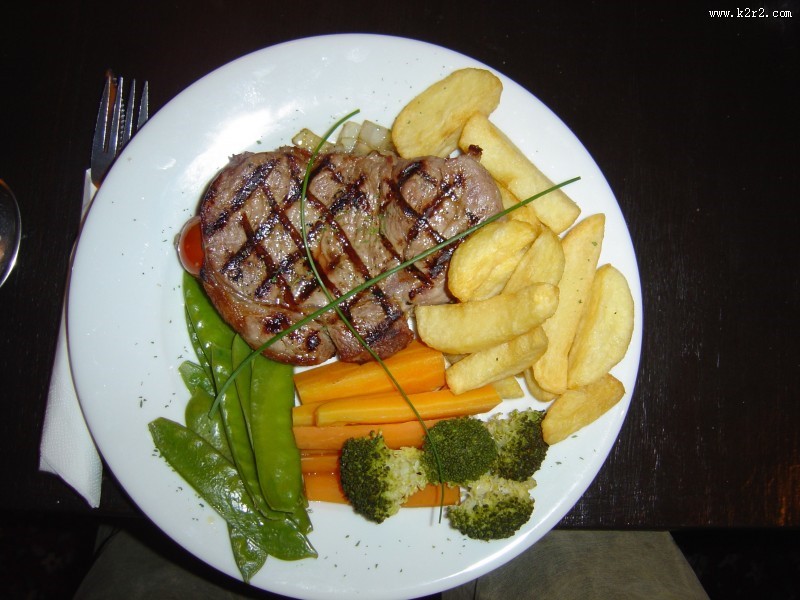 鲜嫩美味的牛排图片