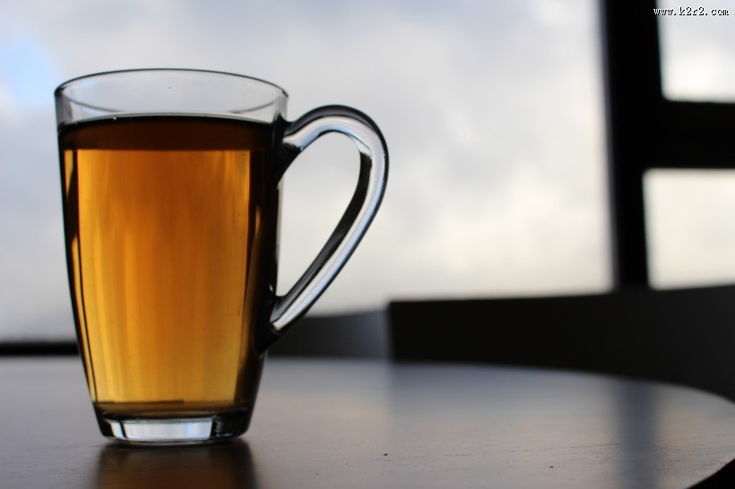 玻璃杯中的啤酒图片大全