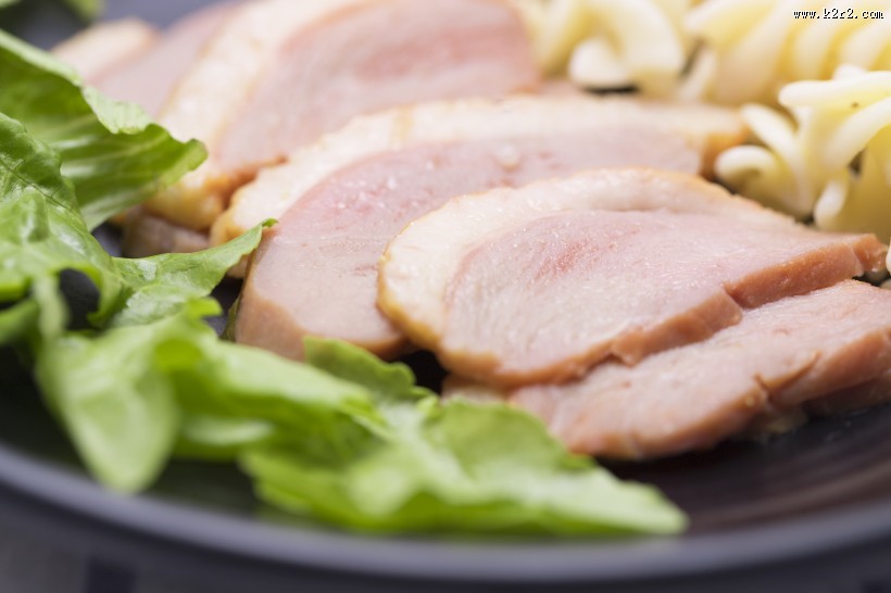 美味好吃的鸭胸肉蔬菜沙拉图片