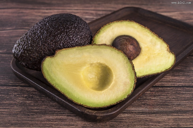 新鲜的牛油果图片