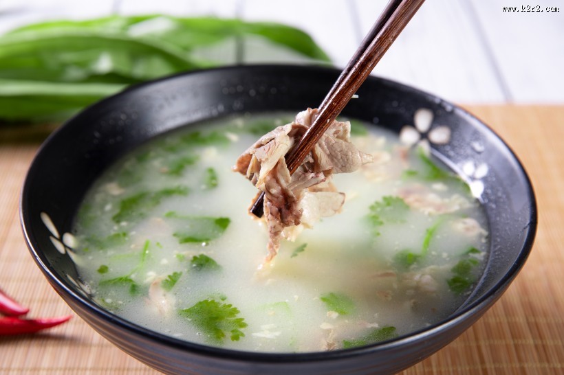 美味的羊肉汤图片