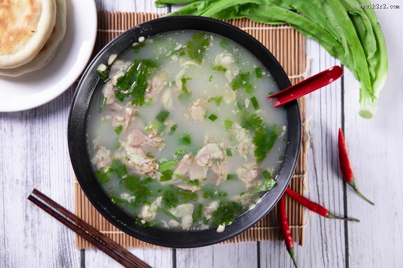 美味的羊肉汤图片