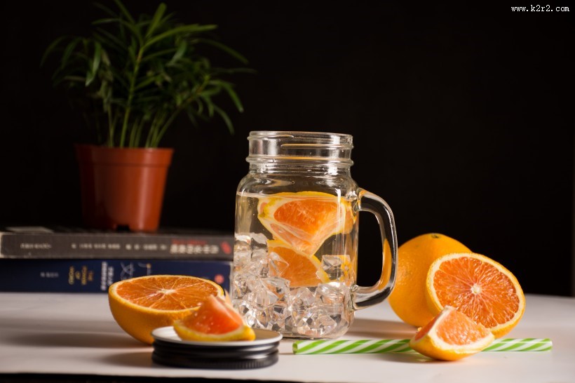 原汁原味的水果果汁图片