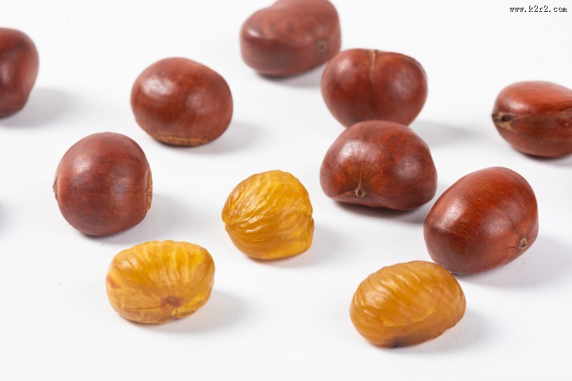 去壳金黄的板栗肉图片