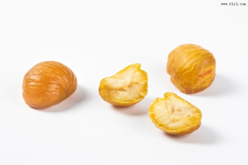 去壳金黄的板栗肉图片