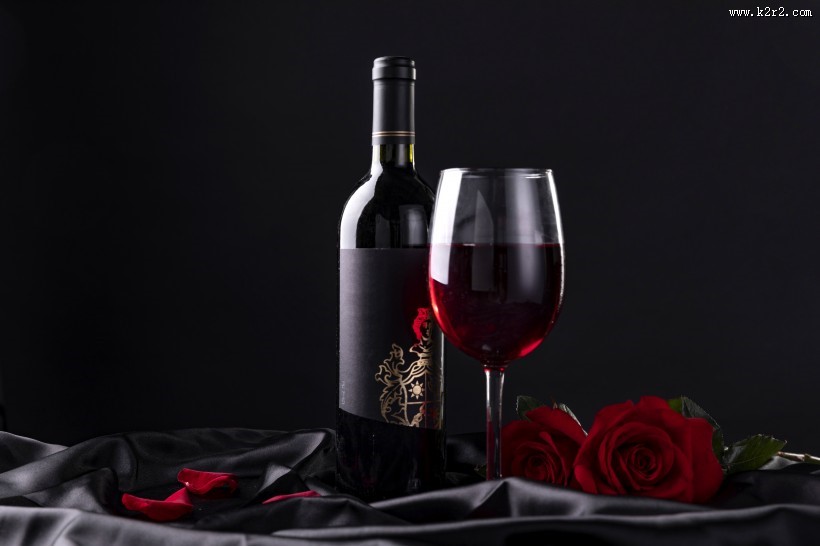 高雅的红酒和红酒杯图片大全