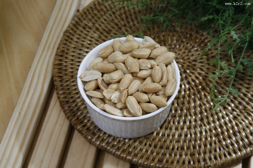 好吃的花生米图片