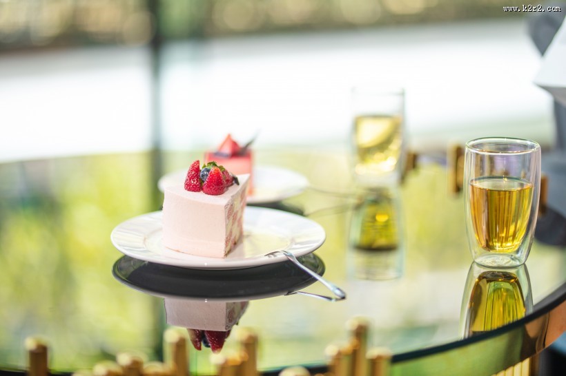 美味好吃的草莓蛋糕图片