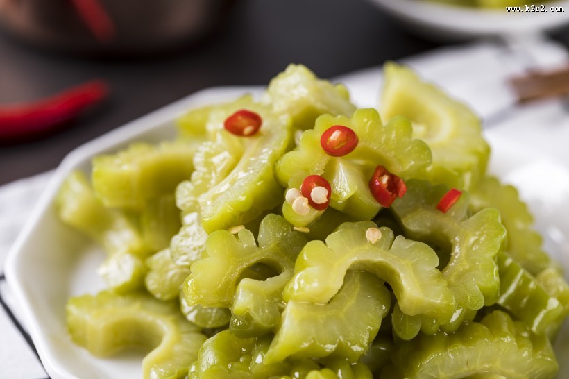 夏日凉拌苦瓜图片