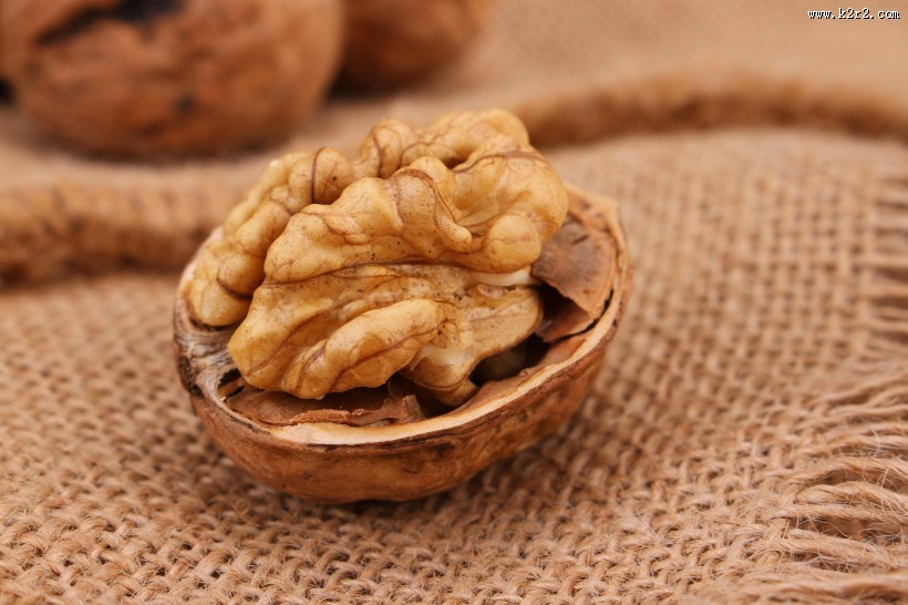 美味好吃的核桃仁图片