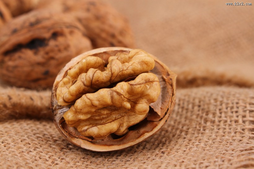 美味好吃的核桃仁图片