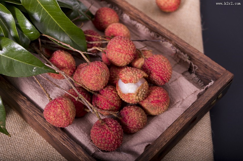 时令新鲜水果荔枝图片