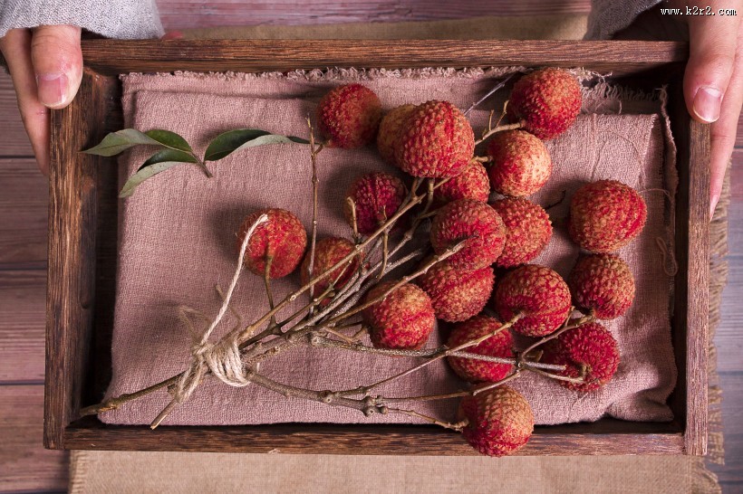 时令新鲜水果荔枝图片