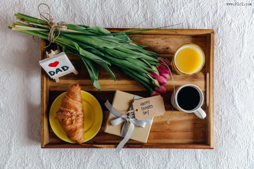 美味的爱心早餐图片