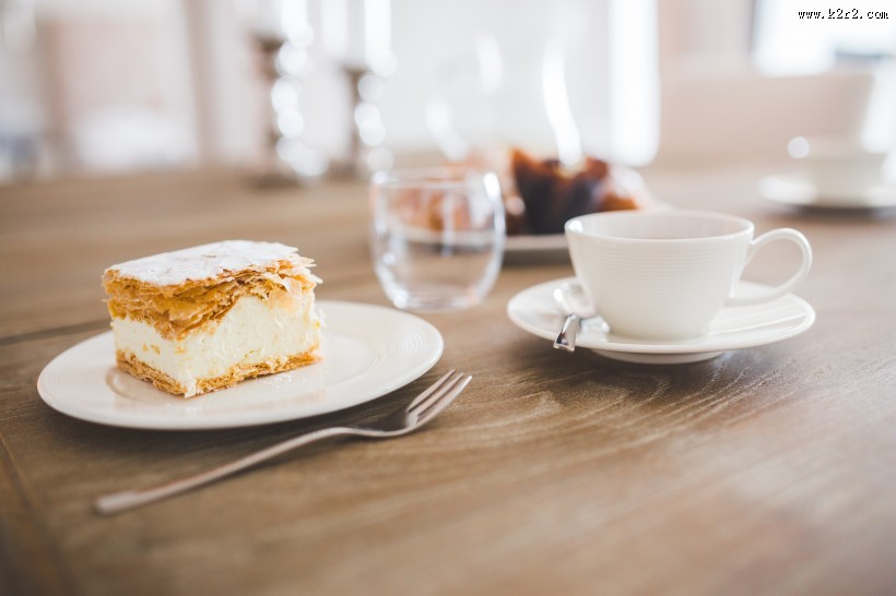 餐桌上的美食图片