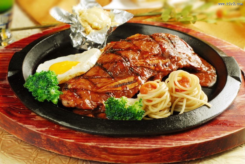 美味好吃的铁板鸡排套餐图片