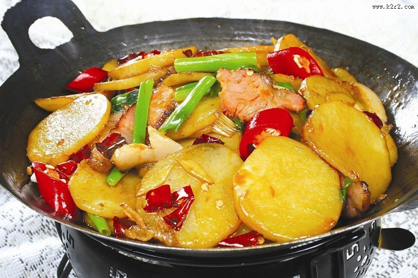 美味的家常干锅土豆片图片