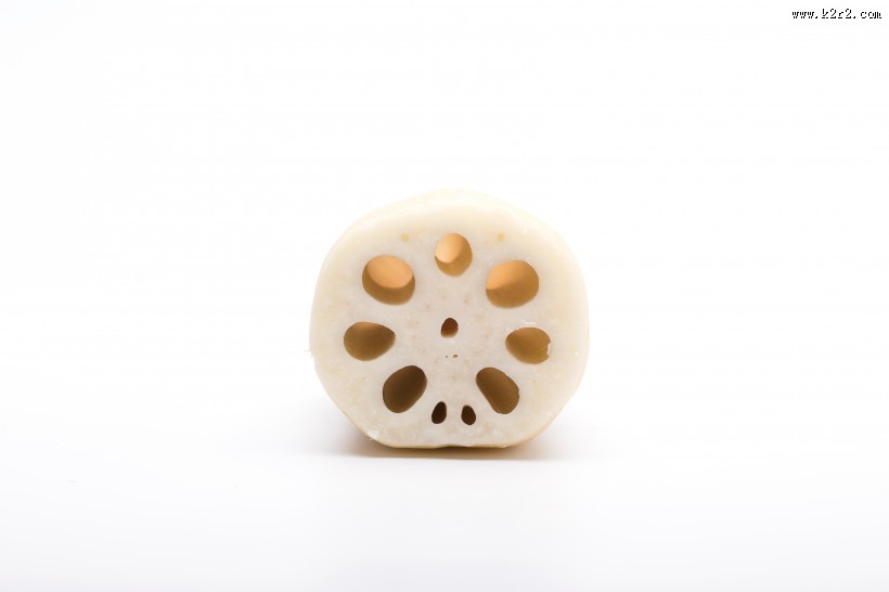 切开的白色莲藕图片