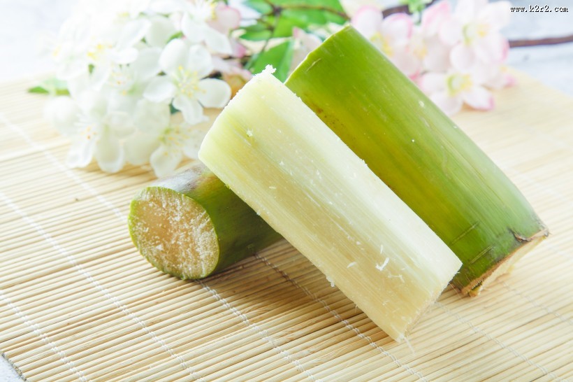 切段削皮的甘蔗图片