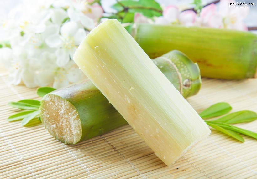 切段削皮的甘蔗图片