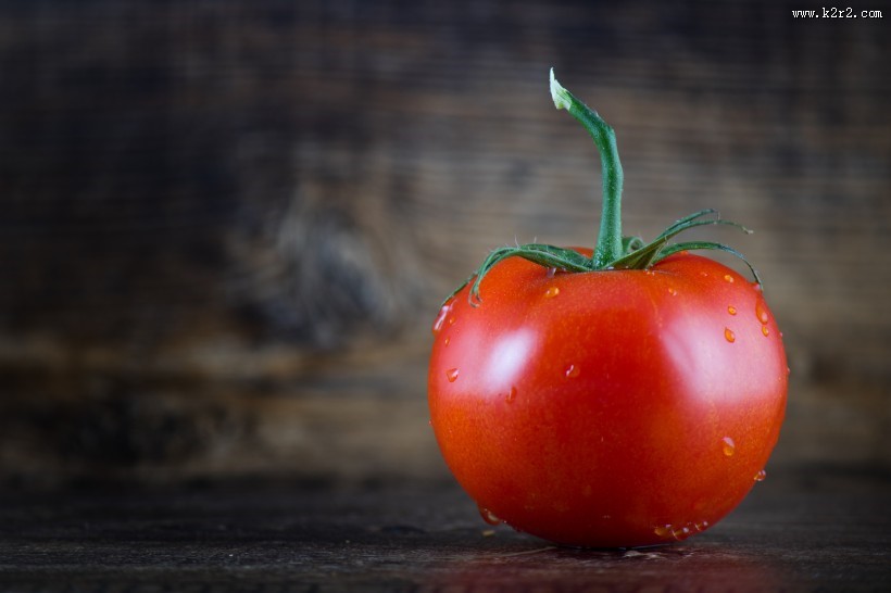 红彤彤的西红柿图片