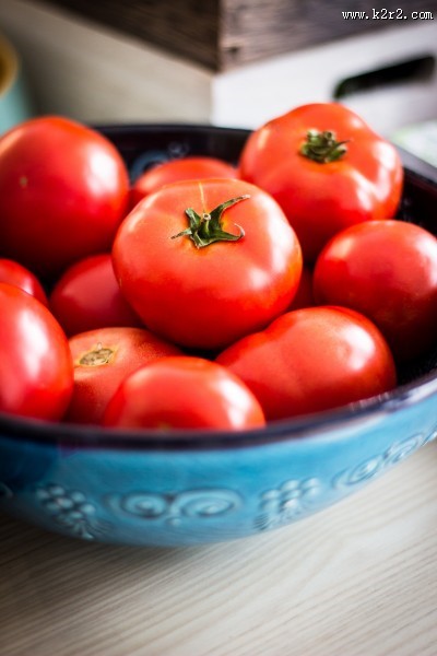 红彤彤的西红柿图片