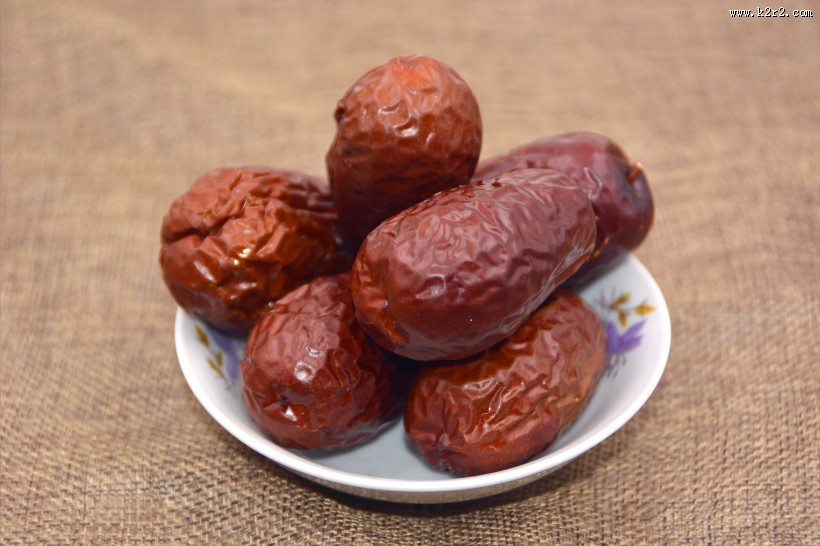 红色的和田大枣图片