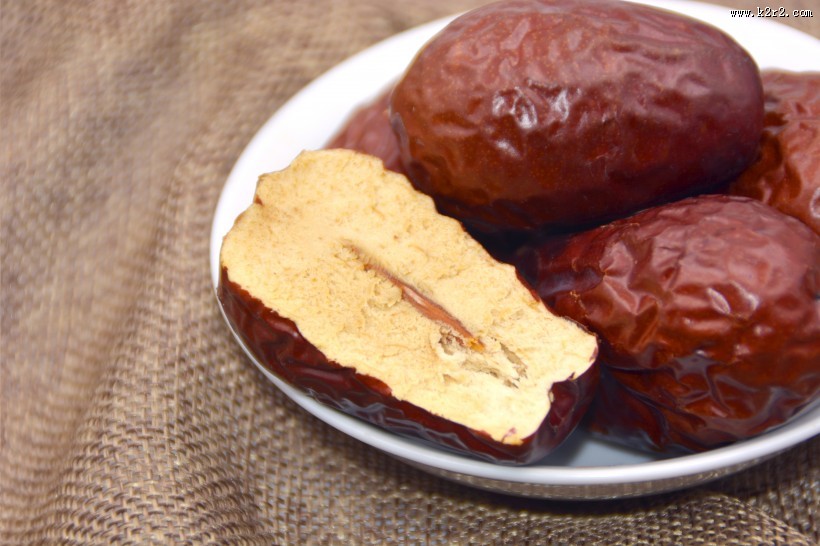 红色的和田大枣图片