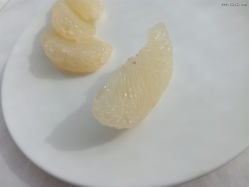 晶莹剔透的西柚图片