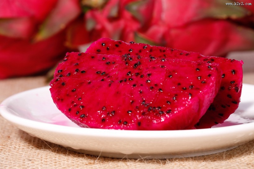 好吃的红心火龙果图片