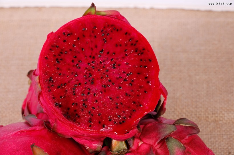 好吃的红心火龙果图片