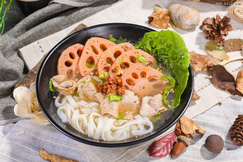 美味好吃的海鲜面图片